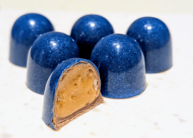 Peanut praline and salted caramel filled milk chocolates, box of 6