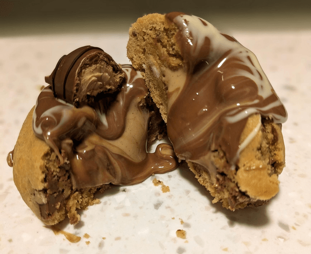 Kinder Bueno stuffed cookie