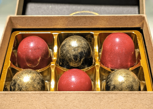 Pick and mix box of 6 chocolates. Place your choices of available flavours in the message box when ordering