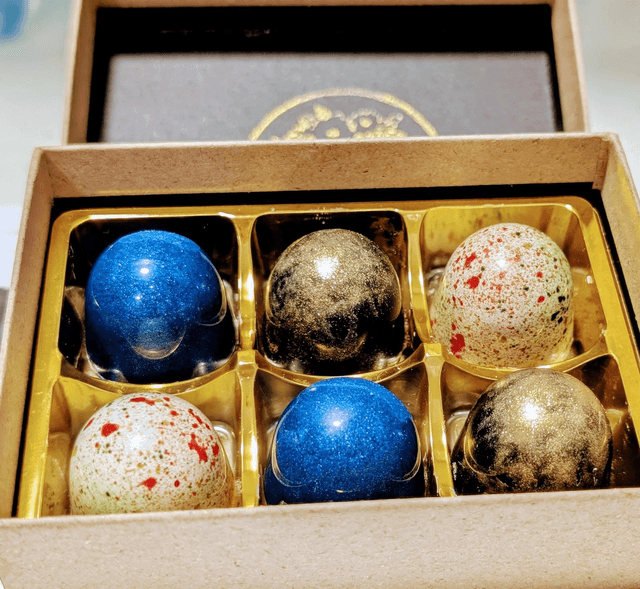 Pick and mix box of 6 chocolates. Place your choices of available flavours in the message box when ordering